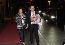 Pevač ostavio ženu zbog 15 godina mlađe, novoj postavio ultimatum: “Ili će biti majka ili pevačica” pevac-ostavio-zenu-zbog-15-godina-mlade,-novoj-postavio-ultimatum:-“ili-ce-biti-majka-ili-pevacica”