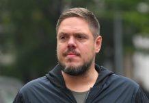 ŠTIMAC PREKRŠIO MERU ZABRANE POSEĆIVANJA JAVNIH SKUPOVA Blokader zbog govora u Orašcu ide u pritvor? stimac-prekrsio-meru-zabrane-posecivanja-javnih-skupova-blokader-zbog-govora-u-orascu-ide-u-pritvor?