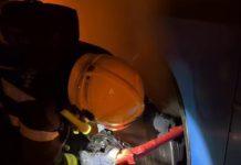 ZAPALIO SE TOČAK AUTOBUSA! Požar u Kaću: Brzom reakcijom vatrogasaca sprečeno širenje buktinje (VIDEO) zapalio-se-tocak-autobusa!-pozar-u-kacu:-brzom-reakcijom-vatrogasaca-spreceno-sirenje-buktinje-(video)